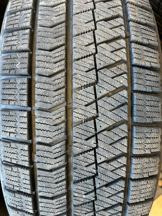 T-178ブリヂストンﾌﾞﾘｻﾞｯｸ　VRX2205/60Ｒ16 スタッドレス