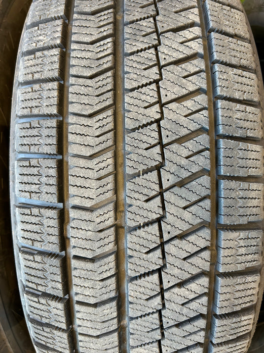 T-178ブリヂストンﾌﾞﾘｻﾞｯｸ　VRX2205/60Ｒ16 スタッドレス