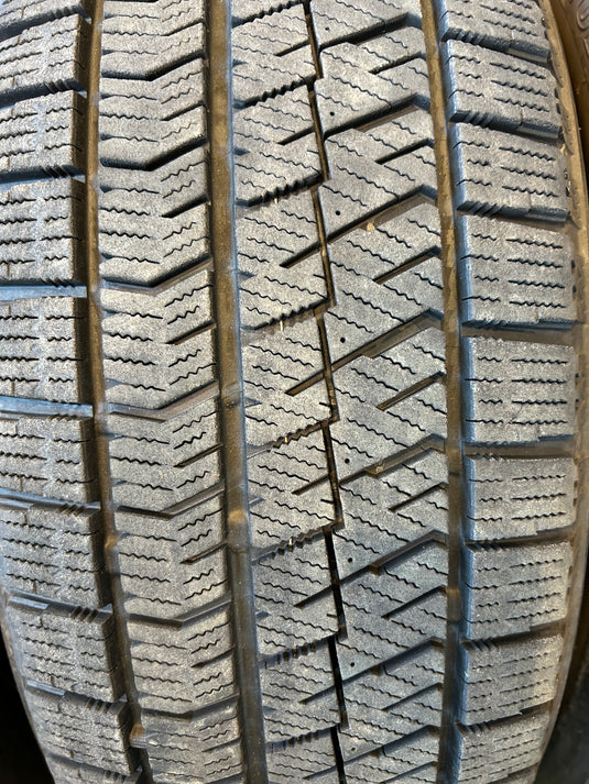 T-178ブリヂストンﾌﾞﾘｻﾞｯｸ　VRX2205/60Ｒ16 スタッドレス