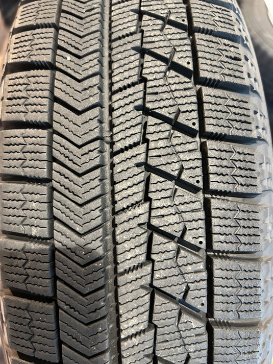 K15-0034ブリヂストンﾌﾞﾘｻﾞｯｸ　VRX165/60Ｒ15スタッドレス