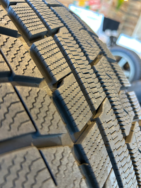 SUV-0050トーヨーﾄﾗﾝﾊﾟｽTX225/65Ｒ17スタッドレス