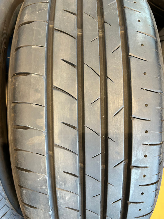 T-192ブリヂストンﾌﾟﾚｲｽﾞ　PX-RVⅡ225/60Ｒ17 夏タイヤ