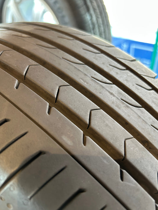 F16-0049 ヨコハマ 夏タイヤ ﾌﾞﾙｰｱｰｽ　RV03 205/60Ｒ16