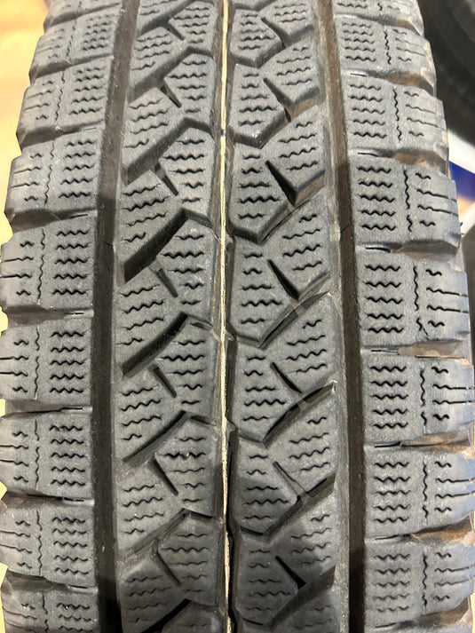 V-0029ブリヂストンﾌﾞﾘｻﾞｯｸ　VL1145Ｒ12　8Ｐスタッドレス