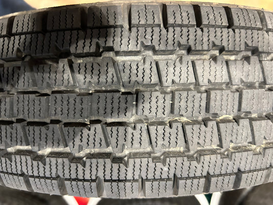 V-0030ブリヂストンﾌﾞﾘｻﾞｯｸ　W300145/80Ｒ12スタッドレス