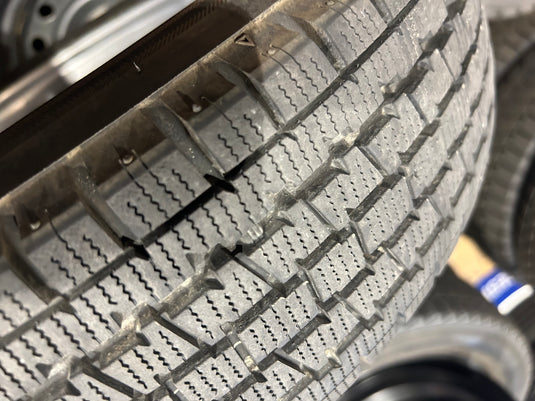 V-0030ブリヂストンﾌﾞﾘｻﾞｯｸ　W300145/80Ｒ12スタッドレス