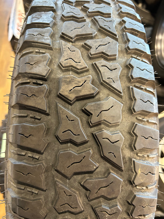 K15-0035 海外製 夏タイヤ ｴｸｽﾄﾘｰﾑ　R/T　ﾏｯﾄT 175/80Ｒ16