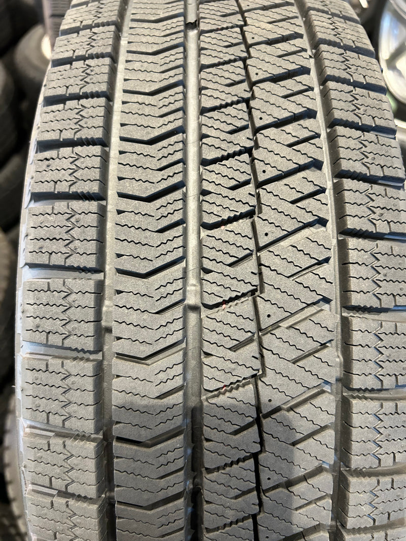 ギャラリービューアに画像をロードする, F16-0052ブリヂストンﾌﾞﾘｻﾞｯｸ　VRX2215/65Ｒ16スタッドレス
