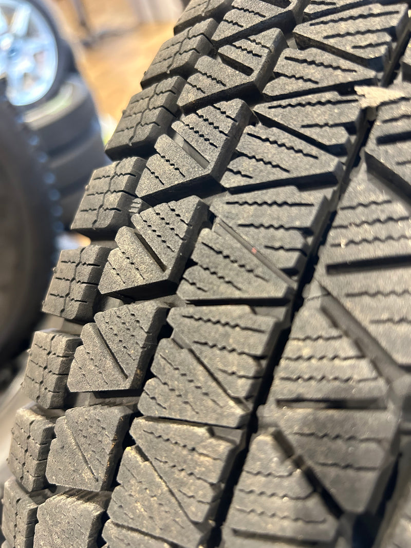 ギャラリービューアに画像をロードする, K15-0036ブリヂストンﾌﾞﾘｻﾞｯｸ　DM-V3175/80Ｒ16スタッドレス
