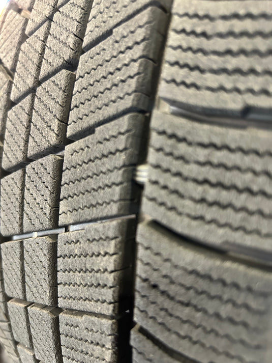 SUV-0058 ブリヂストン スタッドレス ﾌﾞﾘｻﾞｯｸ　VRX3 225/55Ｒ17