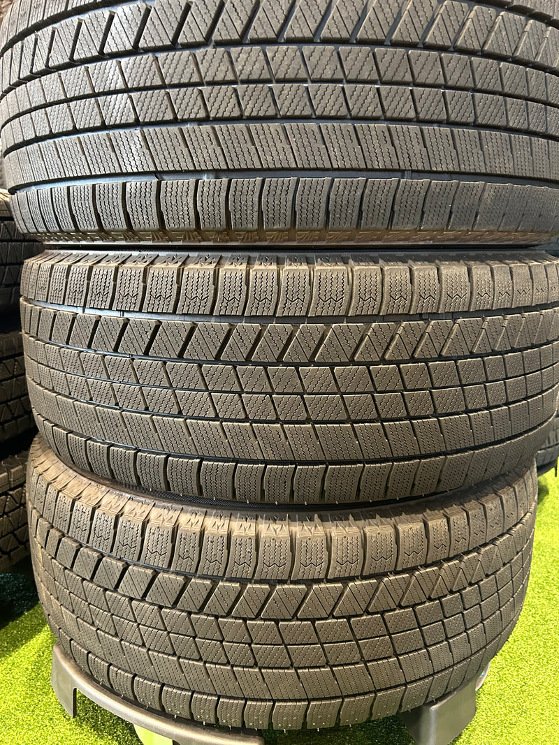 ギャラリービューアに画像をロードする, SUV-0058 ブリヂストン スタッドレス ﾌﾞﾘｻﾞｯｸ　VRX3 225/55Ｒ17
