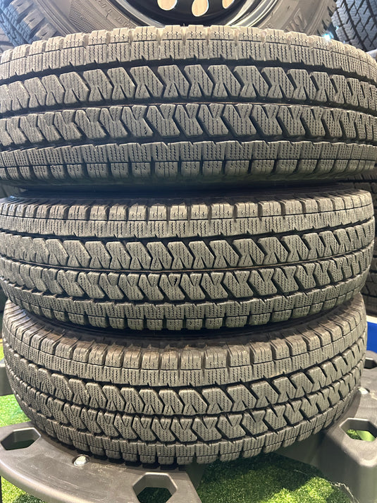 V-0032 ブリヂストン スタッドレス ﾌﾞﾘｻﾞｯｸ　VL10 145/80Ｒ12