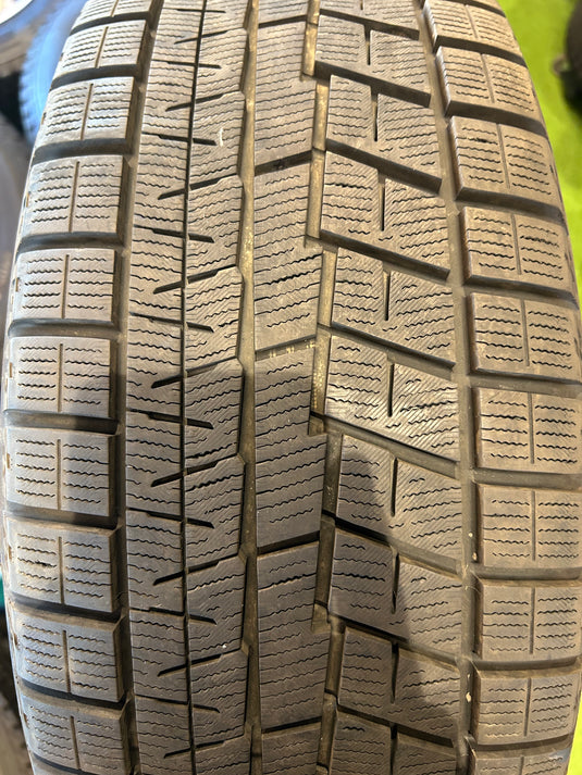 F17-0037ヨコハマｱｲｽｶﾞｰﾄﾞ　IG60215/55Ｒ17スタッドレス