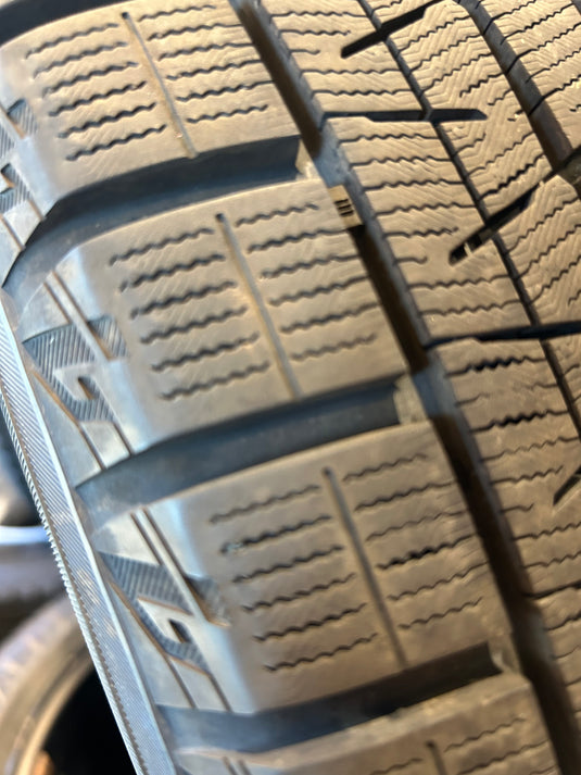 F17-0037ヨコハマｱｲｽｶﾞｰﾄﾞ　IG60215/55Ｒ17スタッドレス