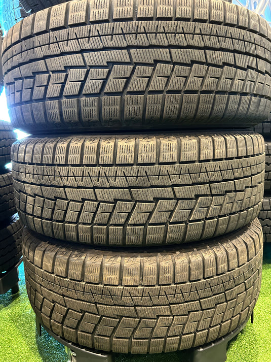 F17-0037ヨコハマｱｲｽｶﾞｰﾄﾞ　IG60215/55Ｒ17スタッドレス