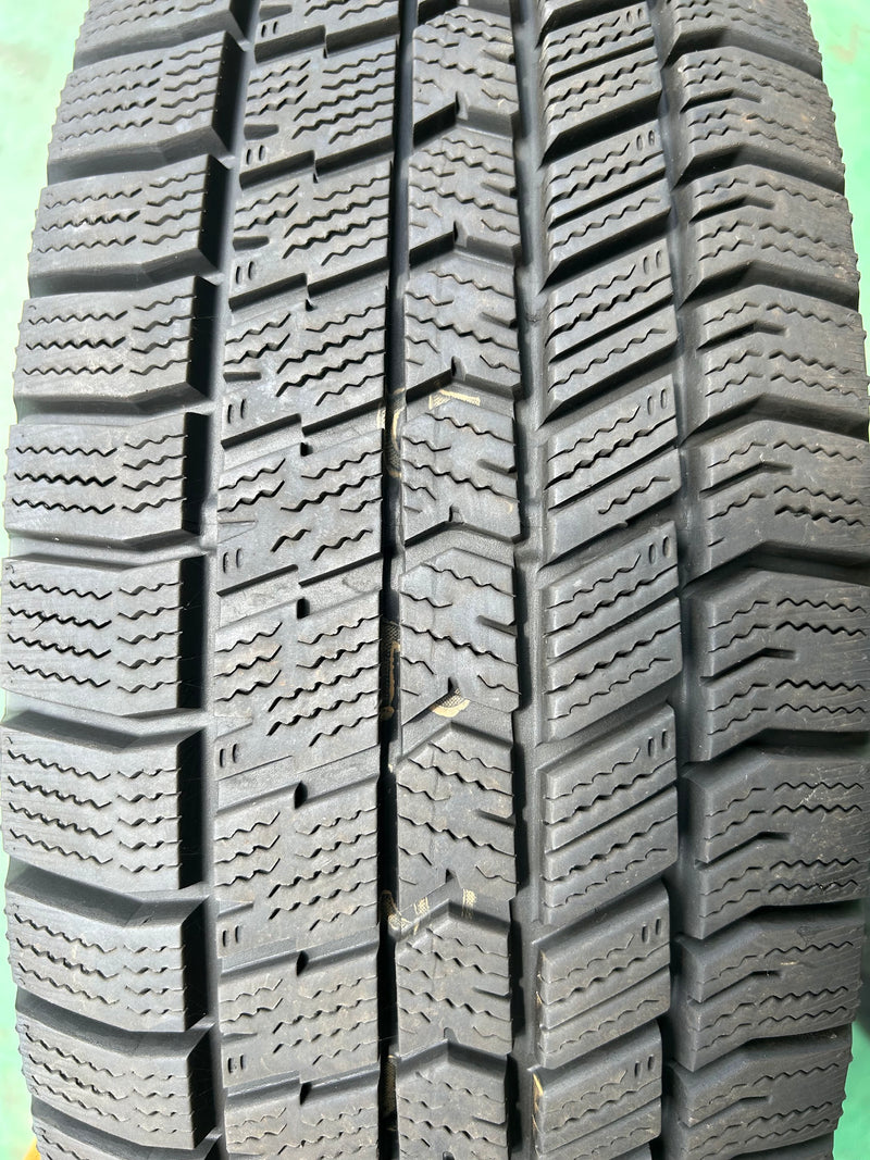 ギャラリービューアに画像をロードする, T-230グッドイヤーｱｲｽﾅﾋﾞ8195/60Ｒ17スタッドレス
