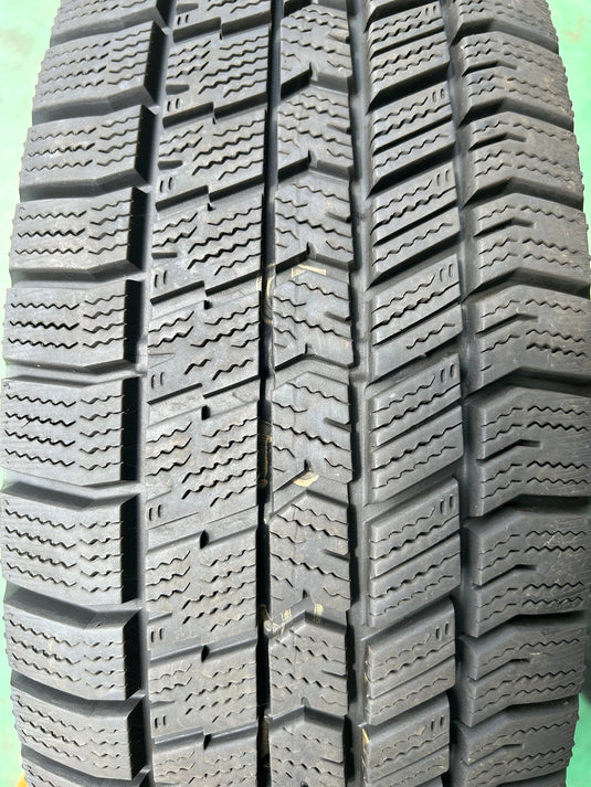 T-230グッドイヤーｱｲｽﾅﾋﾞ8195/60Ｒ17スタッドレス