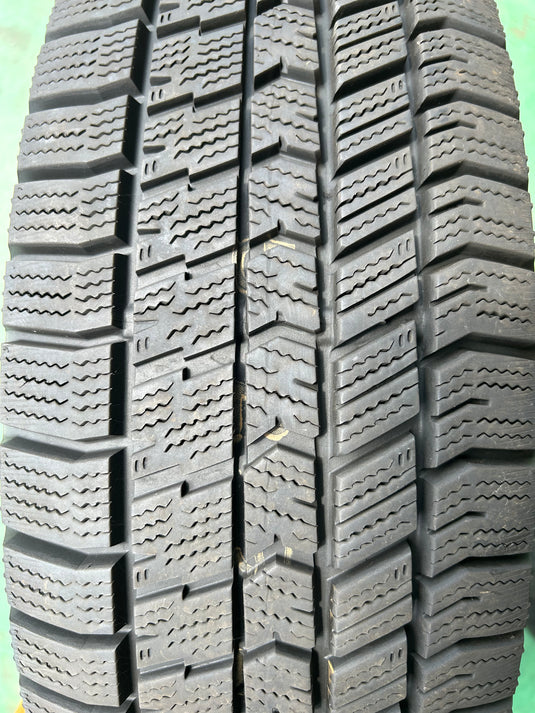 T-230グッドイヤーｱｲｽﾅﾋﾞ8195/60Ｒ17 スタッドレス