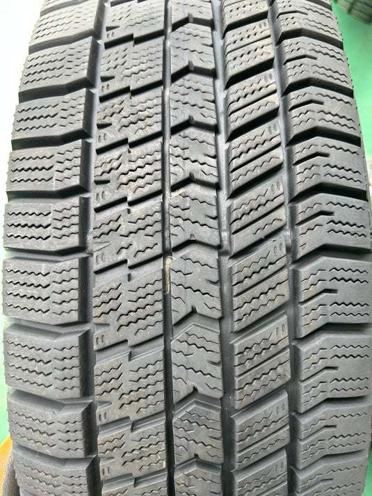 T-230グッドイヤーｱｲｽﾅﾋﾞ8195/60Ｒ17 スタッドレス