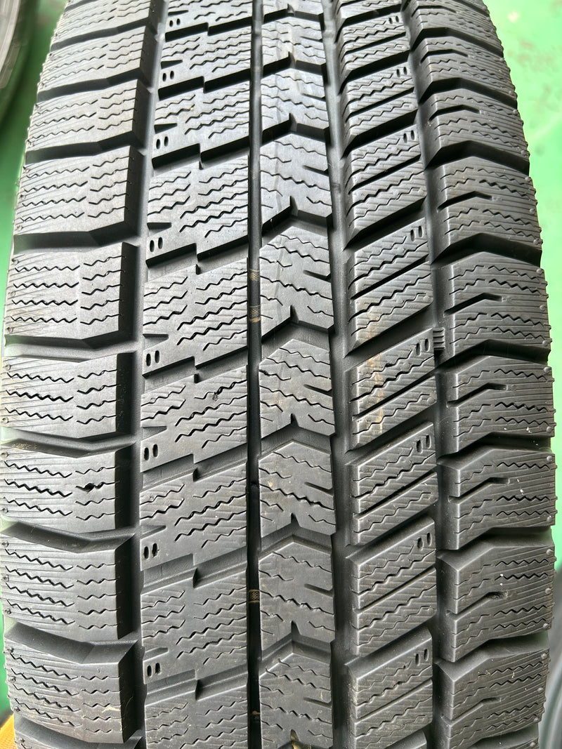 ギャラリービューアに画像をロードする, T-230 グッドイヤー スタッドレス ｱｲｽﾅﾋﾞ8 195/60Ｒ17
