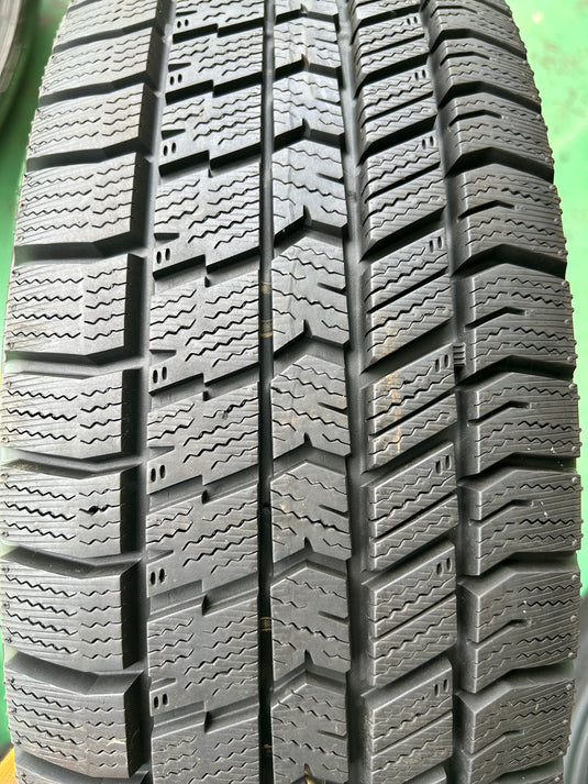 T-230グッドイヤーｱｲｽﾅﾋﾞ8195/60Ｒ17スタッドレス