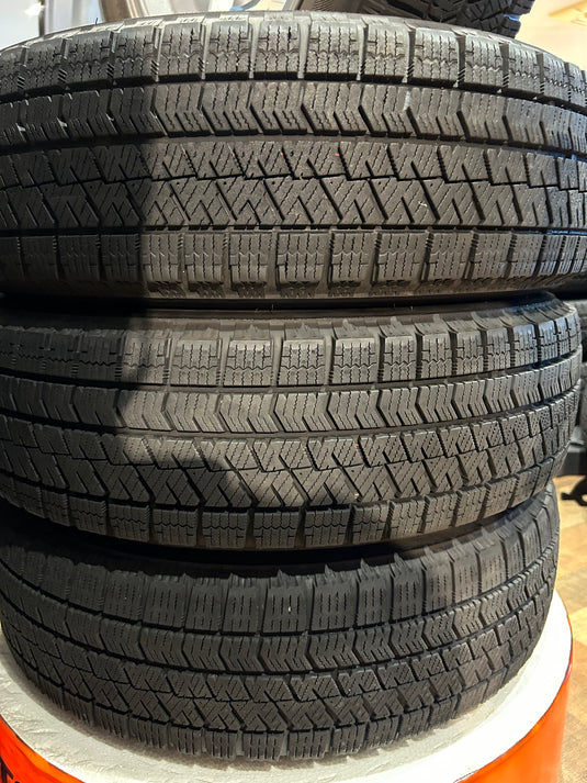 K14-0083ブリヂストンﾌﾞﾘｻﾞｯｸ　VRX2155/65Ｒ14スタッドレス