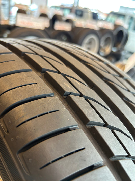 F18-0011他社専売品ﾌﾟﾗｸﾃｨﾊﾞ225/45Ｒ18夏タイヤ