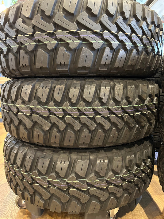 SUV-0031 ナンカン M/T　FT-9 225/65Ｒ17 夏タイヤ RAV4　ｴｸｽﾄﾚｲﾙ