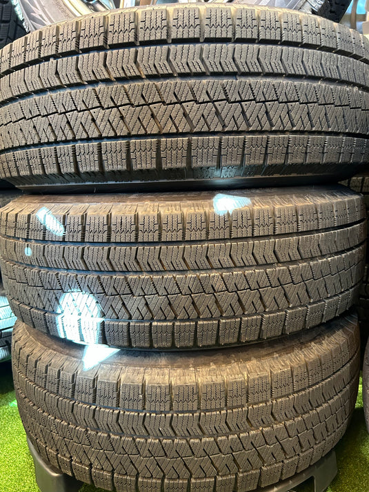 SUV-0060 ブリヂストン ﾌﾞﾘｻﾞｯｸ　VRX2 195/65Ｒ16 スタッドレス ﾗｲｽﾞHV、ﾛｯｷｰHV