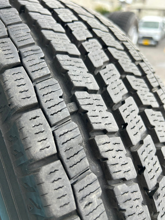 V-0021 ヨコハマ ｱｲｽｶﾞｰﾄﾞ　IG91 195/80Ｒ15 スタッドレス ﾊｲｴｰｽ