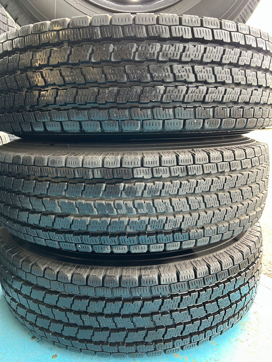 V-0021 ヨコハマ ｱｲｽｶﾞｰﾄﾞ　IG91 195/80Ｒ15 スタッドレス ﾊｲｴｰｽ