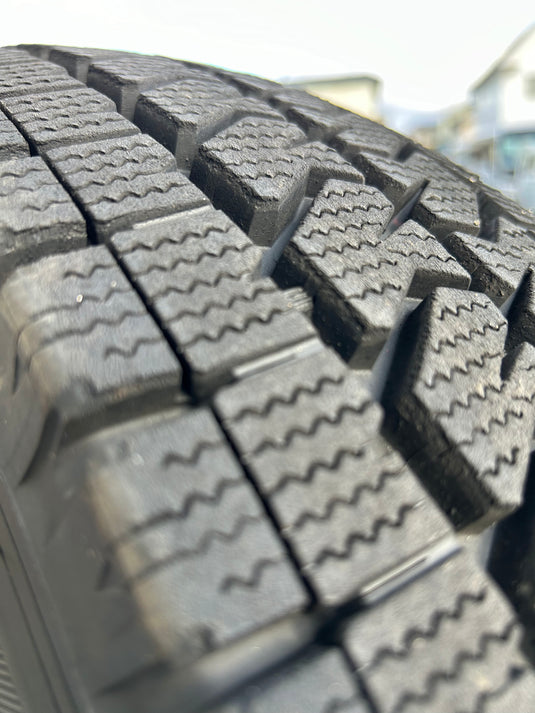 V-0024 ブリヂストン ﾌﾞﾘｻﾞｯｸ　VL10 195/80Ｒ15 スタッドレス ｷｬﾗﾊﾞﾝ